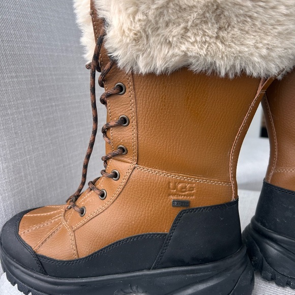 UGG Yose Fluff Boot - Picture 8 of 8